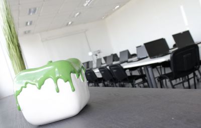 Grande salle de formation pour la gestion